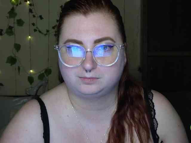 Aliciaredluv webcam