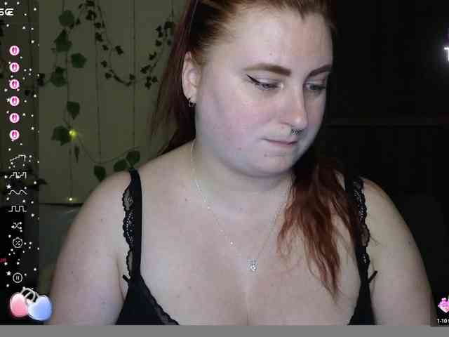 Aliciaredluv webcam