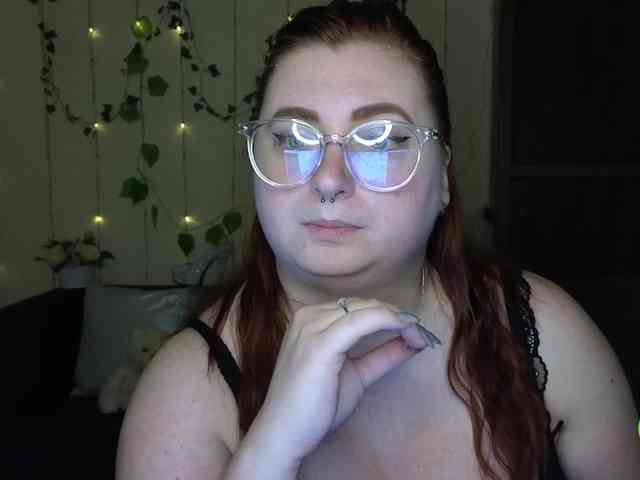 Aliciaredluv webcam