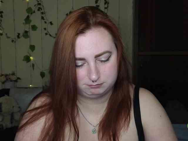 Aliciaredluv webcam