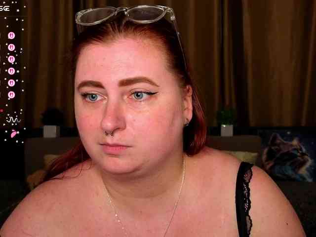 Aliciaredluv webcam