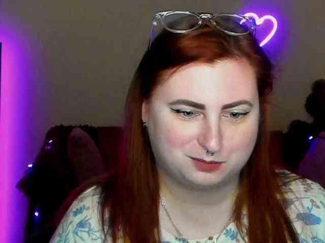 Aliciaredluv webcam