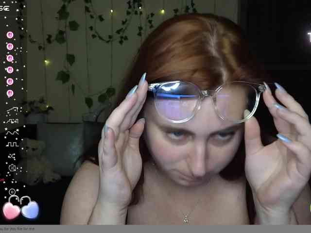 Aliciaredluv webcam