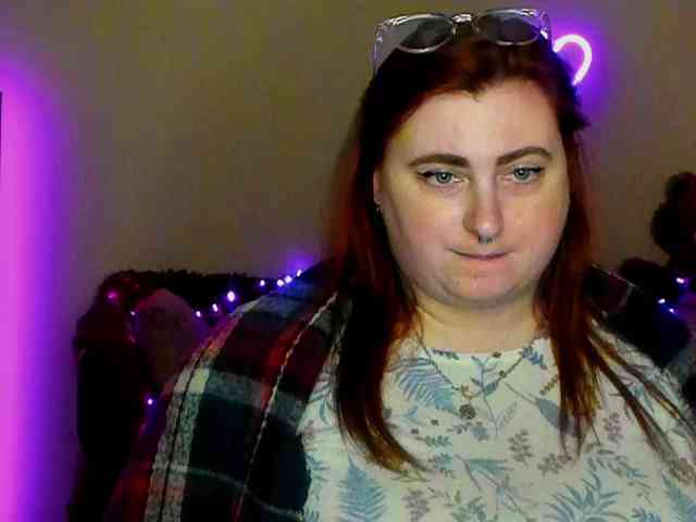 Aliciaredluv webcam