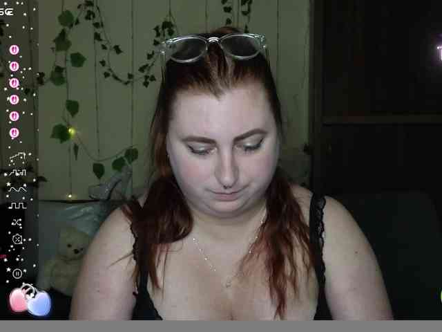 Aliciaredluv webcam