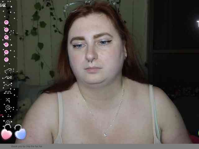 Aliciaredluv webcam
