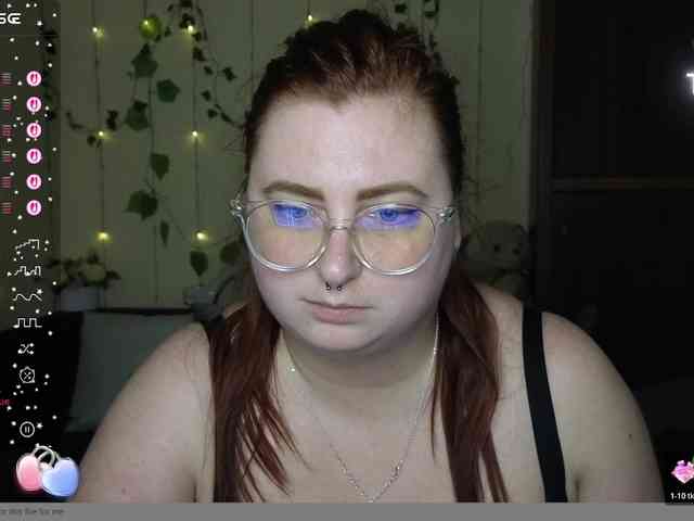 Aliciaredluv webcam