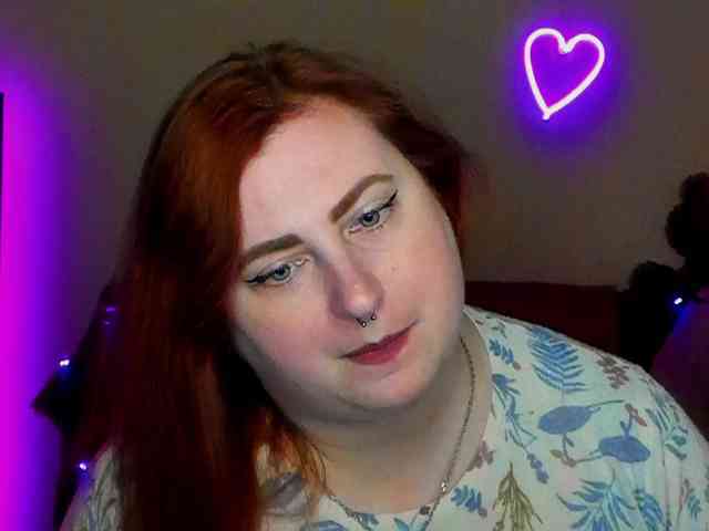 Aliciaredluv webcam
