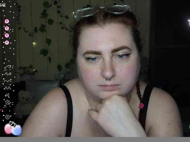 Aliciaredluv Live Webcam on BongaCams
