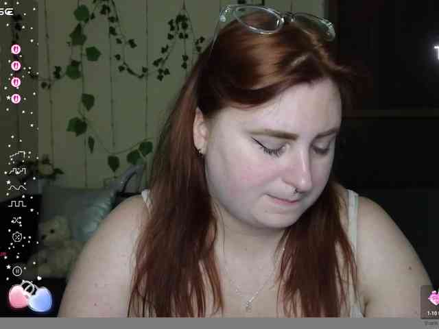 Aliciaredluv webcam
