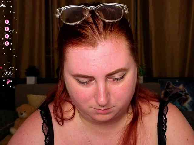 Aliciaredluv webcam