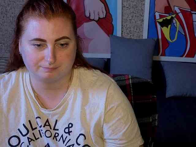 Aliciaredluv webcam