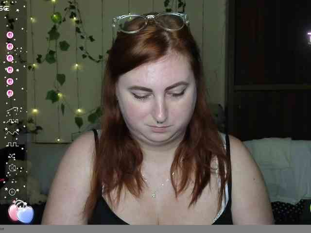 Aliciaredluv webcam