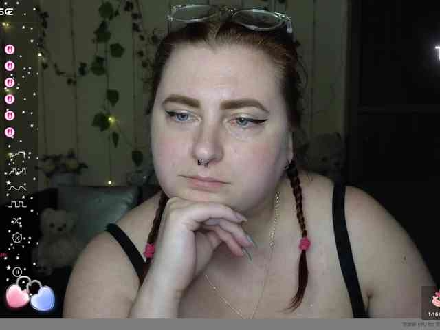 Aliciaredluv webcam