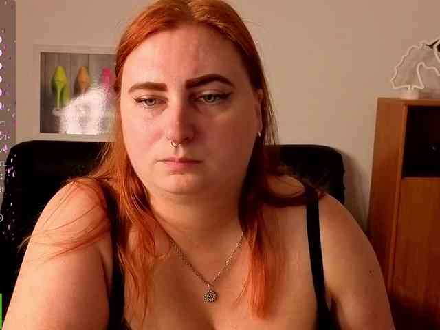 Aliciaredluv webcam