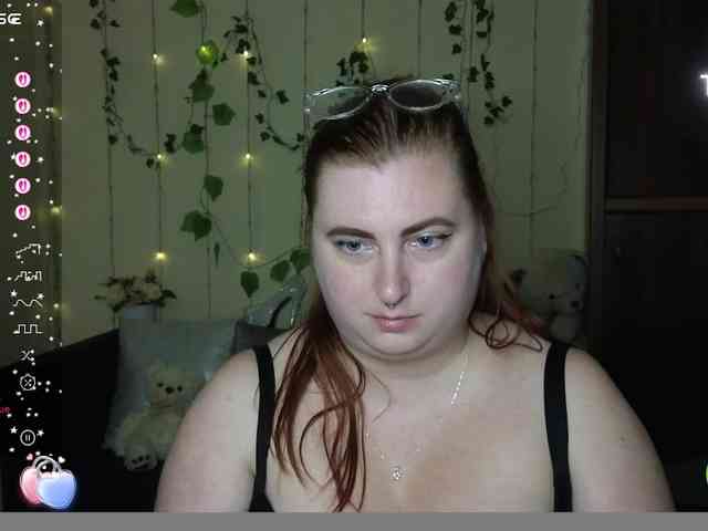 Aliciaredluv webcam