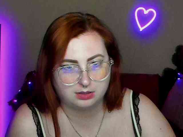Aliciaredluv webcam