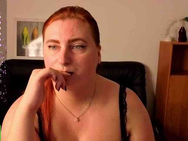 Aliciaredluv webcam