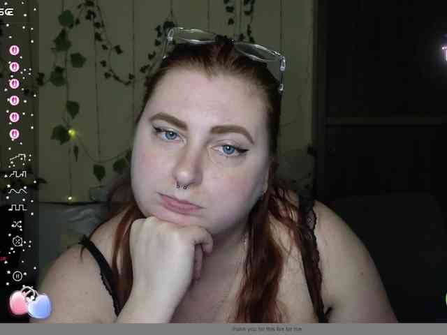 Aliciaredluv webcam