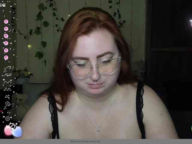 Aliciaredluv webcam