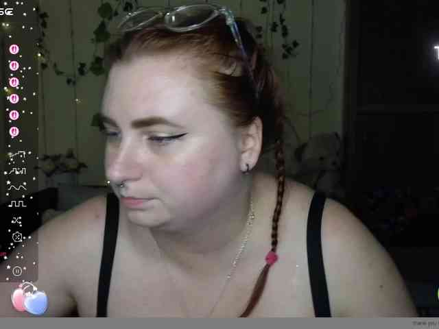 Aliciaredluv webcam