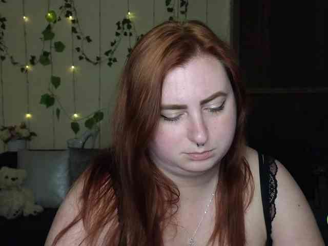 Aliciaredluv webcam