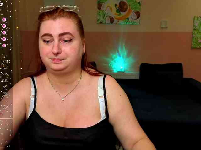 aliciaredluv's live room