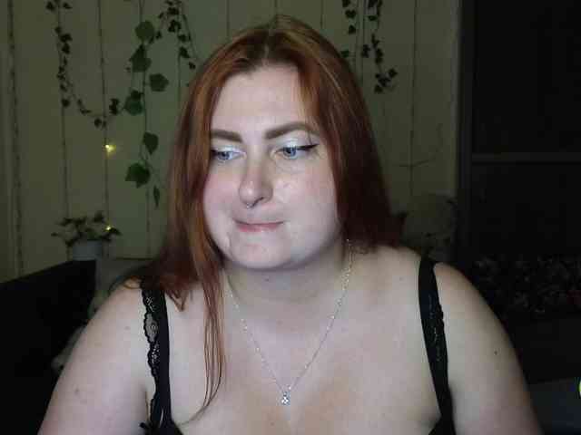 Aliciaredluv webcam