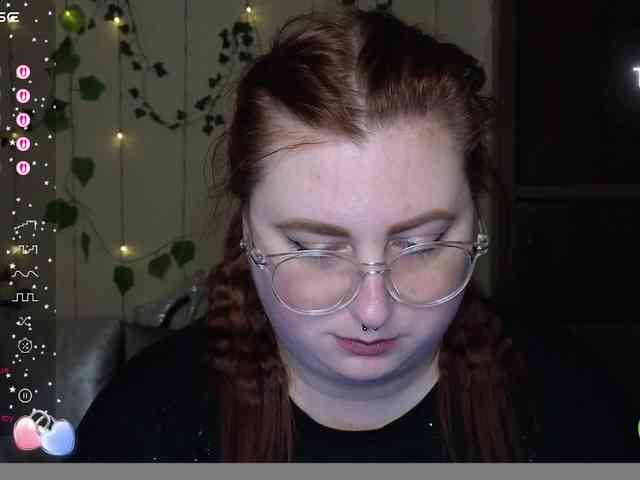 Aliciaredluv webcam