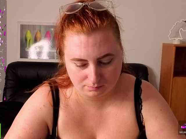 Aliciaredluv webcam