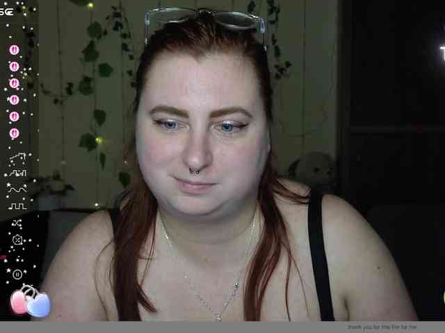 Aliciaredluv webcam
