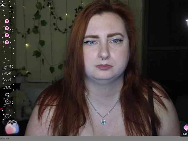 Aliciaredluv webcam