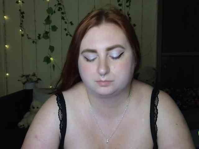 Aliciaredluv webcam