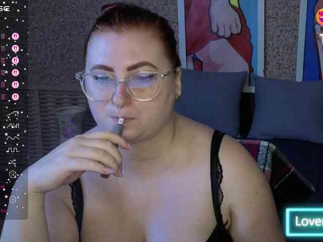 Aliciaredluv webcam
