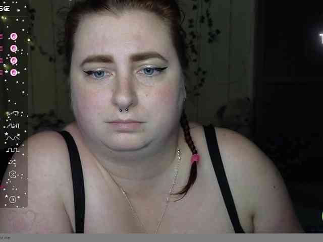 Aliciaredluv webcam
