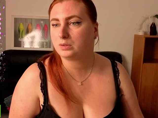 Aliciaredluv webcam