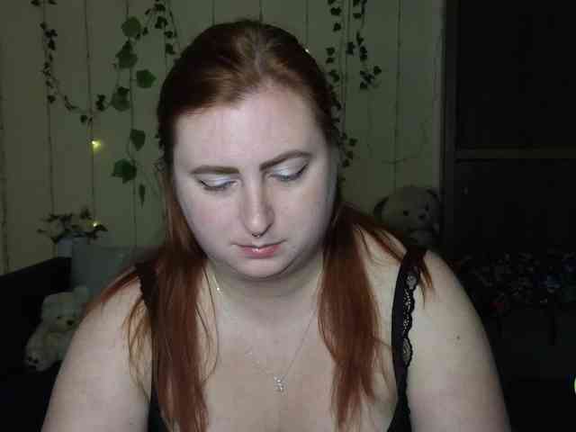 Aliciaredluv webcam
