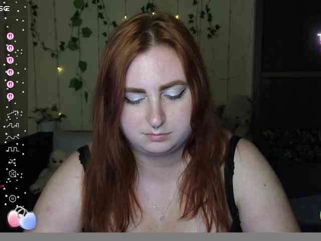 Aliciaredluv webcam