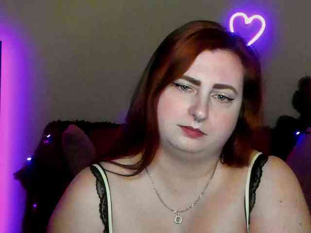 Aliciaredluv webcam