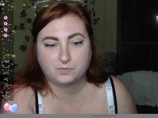 Aliciaredluv webcam