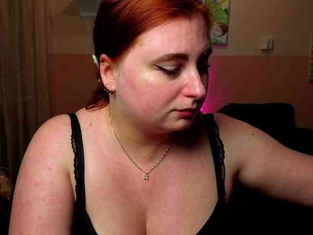 Aliciaredluv webcam