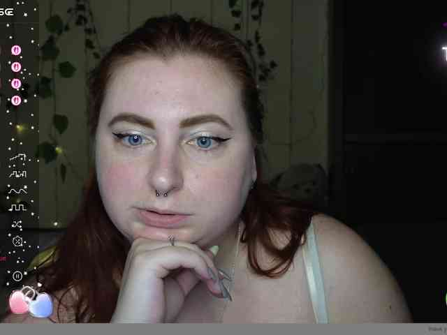 Aliciaredluv webcam