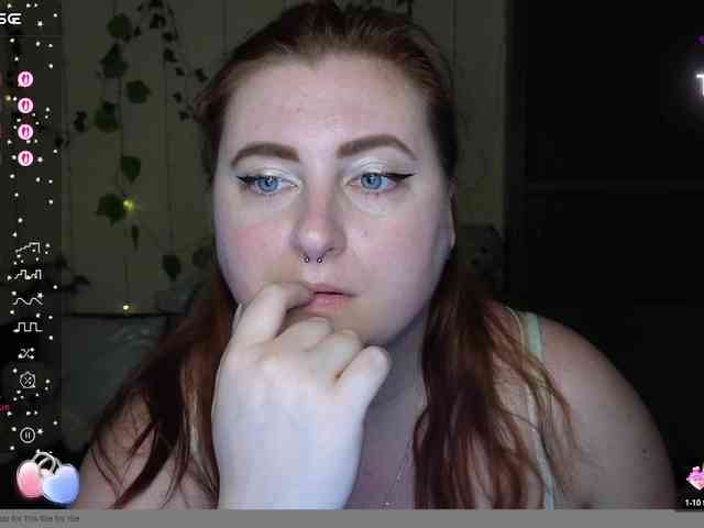 Aliciaredluv webcam