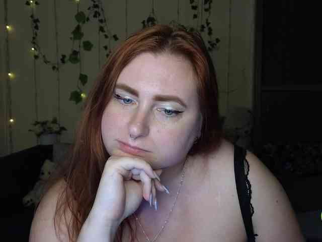 Aliciaredluv webcam