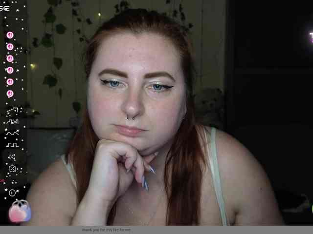 Aliciaredluv webcam