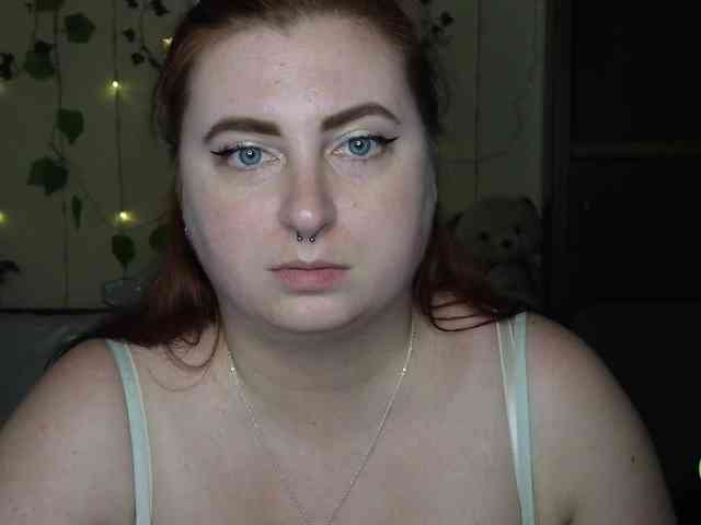 Aliciaredluv webcam