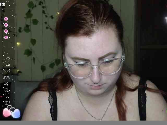 Aliciaredluv webcam