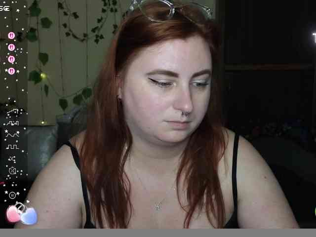 Aliciaredluv webcam