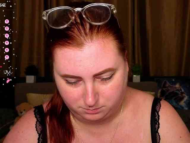 Aliciaredluv webcam