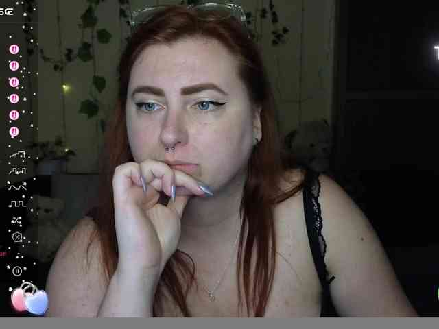Aliciaredluv webcam
